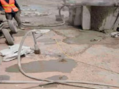 镜湖水泥混凝土路面板底注浆技术 路面脱空注浆整治方案